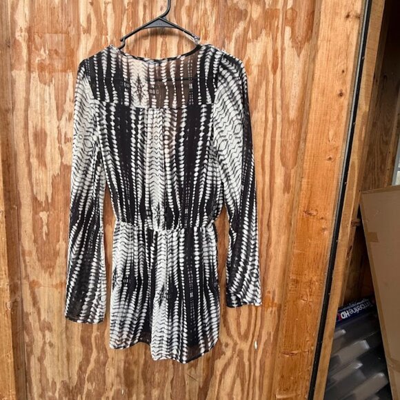 Fora Black and White Romper (Size M) - Picture 2 of 4